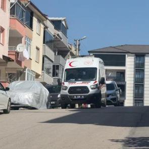 Bursa'da kan donduran olay! Evinin salonunda kanlar i&ccedil;inde &ouml;l&uuml; bulundu