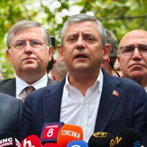 CHP'de g&ouml;zler belediyelerde! 230 belediye başkanı Yeni Parti'ye ge&ccedil;iyor