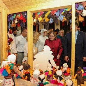 Gaziantep'te dev k&uuml;lt&uuml;r buluşması! 160 bin kişi festivalde bir araya geldi