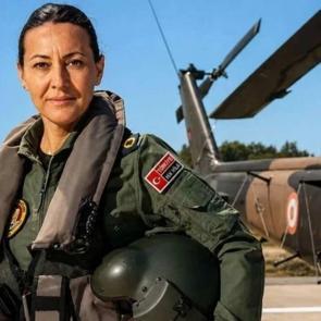 &Ouml;zlem Karapınar T&uuml;rk Hava Kuvvetleri'nin 'İlk kadın Paşa'sı oldu!