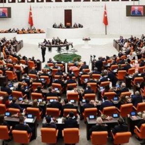 Son dakika: &Ccedil;ocukları koruma teklifi TBMM'de yasalaştı!