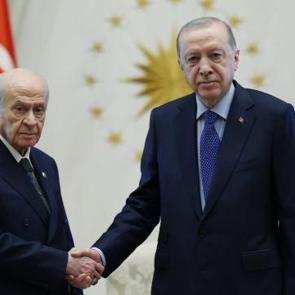Son Dakika: Erdoğan ile Bah&ccedil;eli K&uuml;lliye'de bir araya geldi