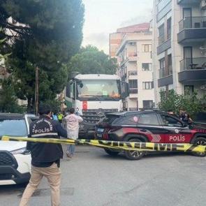 Maltepe'de beton mikserinin &ccedil;arptığı kadın hayatını kaybetti