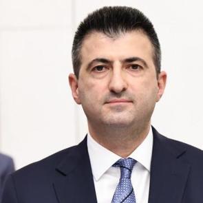 AK Partili &Ccedil;elebi: 'Şehit ailelerine ve gazilere vefasızlık ediyorsunuz diyorlar'