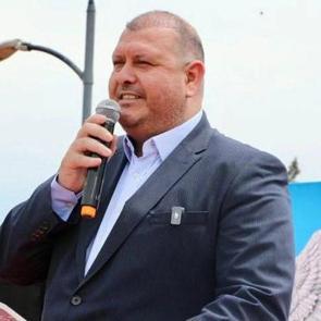 'Ben y&uuml;r&uuml;yen parayım' diyen İlkay &Ccedil;i&ccedil;ek, ihra&ccedil; &ouml;ncesi CHP'den istifa etti
