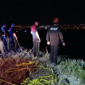 Kars'ta kayalıklardan d&uuml;şen şahıs hayatını kaybetti