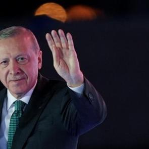 B&uuml;y&uuml;kel&ccedil;i Yılmaz a&ccedil;ıkladı! Cumhurbaşkanı Erdoğan 'aşık olduğu' şehre gidiyor! Tarih verdi