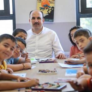 Konya&rsquo;da &ccedil;ocukların yazı dolu dolu ge&ccedil;iyor! Başkan Altay sahada