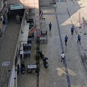 Şanlıurfa'da polise saldırı! Mutfak bı&ccedil;ağıyla dehşet sa&ccedil;tı 