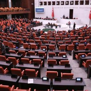 TBMM &ccedil;atısı altındaki 2 partiden birleşme sinyalleri: 'Amacımız budur, anlaşacağız'