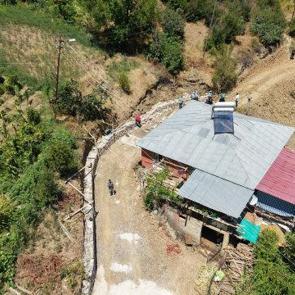 Adana'da unutulmayacak fedakarlık! Yatalak vatandaş i&ccedil;in k&ouml;yl&uuml; arazisini verdi