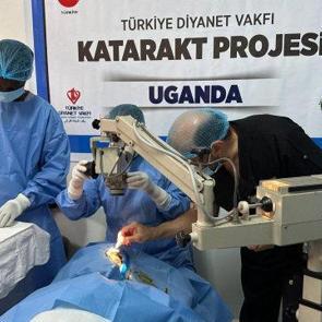 TDV'den d&uuml;nyanın d&ouml;rt bir yanına şifa eli: Binlerce kişinin g&ouml;rme umudu oldu