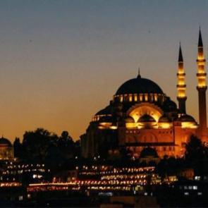 AKRA&rsquo;dan Mevlid Kandili ve Rebi&rsquo;&uuml;l-evvel ayına &ouml;zel yayınlar