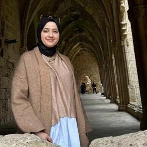 Balkondan d&uuml;ş&uuml;p &ouml;len Bedriye&rsquo;nin ablası: Kardeşimi katletti 