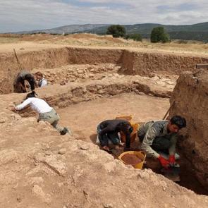 &Ccedil;orum&rsquo;daki 3 bin 400 yıllık gizem s&uuml;r&uuml;yor: Şapinuva Antik Kenti&rsquo;nde &lsquo;kurban&rsquo; detayı