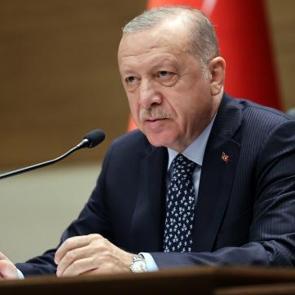 Cumhurbaşkanı Erdoğan, 17 Ağustos depreminde hayatını kaybedenleri andı