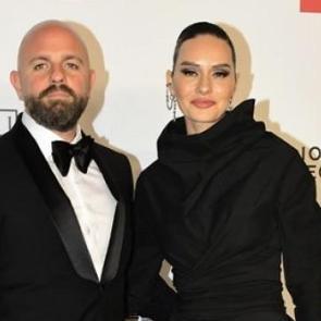 İzzet &Ouml;zilhan trafik kazası ge&ccedil;irdi: Acil ameliyata alındı! G&ouml;zler Yasemin Ergene'de...