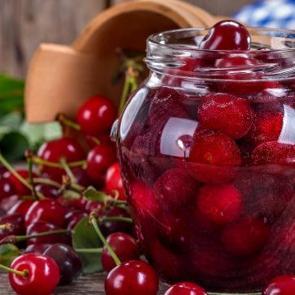 Kışlık vişne konservesi nasıl hazırlanır?