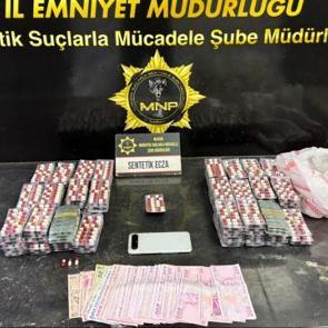 Mersin&rsquo;de narkotikten sokak satıcılarına ağır darbe: 2 zanlı tutuklandı!