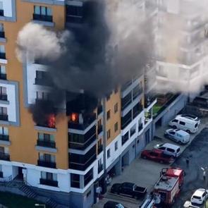 Rize'de 10 katlı apartmanda &ccedil;ıkan yangın korkuttu