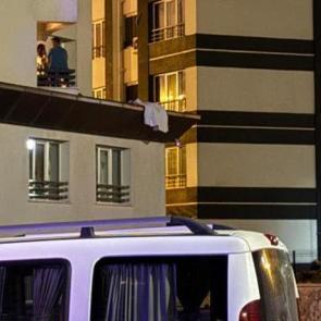 Tartıştığı kadını otelin 5. katından aşağıya attı