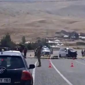 Van'da ara&ccedil;lar kafa kafaya &ccedil;arpıştı! &Ccedil;ok sayıda &ouml;l&uuml; ve yaralı var 