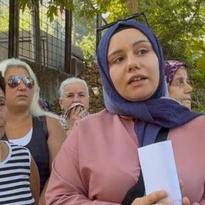 Zonguldak'ta illallah eden mahalleli: Kokudan evimizin &ouml;n&uuml;nde oturamıyoruz