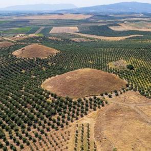 Anadolu&rsquo;daki esrarengiz piramitler: Manisa&rsquo;daki Bintepeler T&uuml;m&uuml;l&uuml;sleri tarihe ışık tutuyor