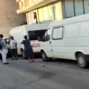 Antalya, Serik&rsquo;te 5 ara&ccedil; zincirleme kazaya karıştı