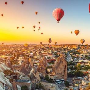 Avrupa&rsquo;nın en iyi kış tatili rotaları belli oldu: İlk sırada T&uuml;rkiye&rsquo;den Kapadokya var