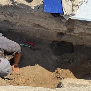 &Ccedil;atalh&ouml;y&uuml;k&rsquo;te yeni keşif: &Ouml;l&uuml;ler evinin yanında 8 bebek iskeleti ortaya &ccedil;ıktı