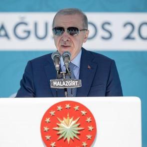 Cumhurbaşkanı Erdoğan'dan son dakika mesajlar: Kimseye boyun eğmeyiz!