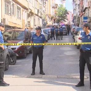 Emekli polis memuru, eşi ve &ccedil;ocuğunu &ouml;ld&uuml;r&uuml;p yaşamına son verdi