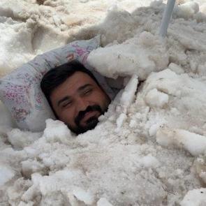 Erzincan'da kara g&ouml;m&uuml;ld&uuml;! Kar tatili dedikleri bu olsa gerek