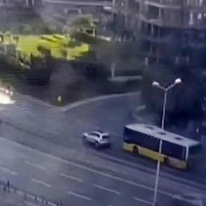 İETT kazasında 2 kişi &ouml;lm&uuml;şt&uuml;! G&ouml;ksel Aksoy, İzmir'de toprağa verildi