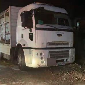 D-100 kara yolunda 'asit sızıntısı' alarmı: Trafiğe kapatıldı, 2 kişi yaralandı!