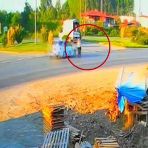 Samsun'da bisikletli Esra&rsquo;nın &ouml;ld&uuml;ğ&uuml; kaza kamerada