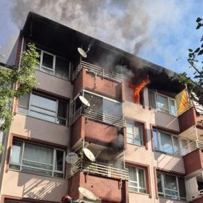 Sakarya&rsquo;da korkutan yangın! Anne ve 2 &ccedil;ocuğu hastaneye kaldırıldı