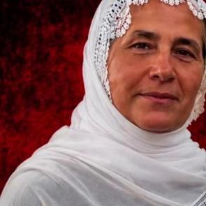 Annesini &ouml;ld&uuml;r&uuml;p, &ccedil;&ouml;p konteynerine atan ş&uuml;pheli tutuklandı