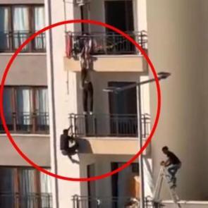 G&uuml;n&uuml;n kahramanı: Katları tırmanıp &ccedil;ocuğu &ouml;l&uuml;m&uuml;n kıyısından aldı