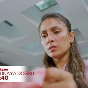 Fırtınaya Doğru'da Sara'nın evindeki k&ouml;stebek! Nişanlısına bahsedecek mi?