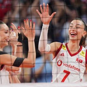 Filenin Sultanları, CEV Avrupa Şampiyonası'nda finale y&uuml;kseldi