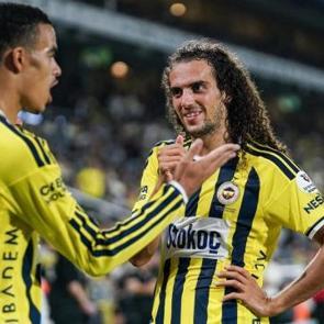 UEFA'dan Fenerbah&ccedil;e'ye ceza! İki oyuncuya men