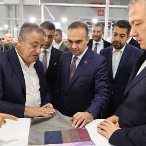 Bakan Kacır'dan Texhıbıtıon İstanbul Kumaş, İplik ve Tekstil Aksesuarları Fuarı&rsquo;nı ziyaret
