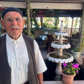 &Ouml;mr&uuml;nde bir defa doktora gitti! 100 yaşındaki Ali dede, sağlıklı yaşamın sırrını verdi