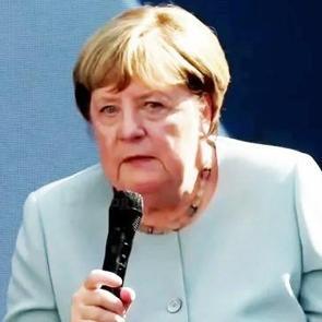 AfD'nin se&ccedil;im zaferi Merkel'i &uuml;zd&uuml;: Şu an kalbim kan ağlıyor