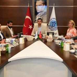 AK Parti'ye ge&ccedil;en Eren Ali Bing&ouml;l: 'Sokakta gezeceğim, o g&ouml;n&uuml;lleri yeniden fethedeceğim'