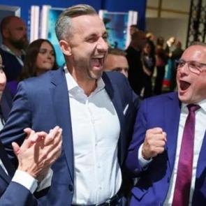 Alman basını: T&uuml;rkler Almanya'yı terk etmeyi d&uuml;ş&uuml;n&uuml;yor