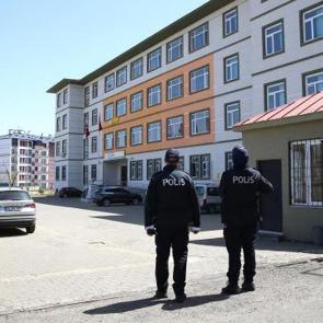 Bakan &Ccedil;ift&ccedil;i talimat verdi: 81 ilde alarm! Okul &ouml;nlerinde yeni d&ouml;nem başlıyor