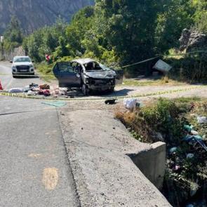 Bitlis'te feci kaza! 10 yaşındaki &ccedil;ocuk &ouml;ld&uuml;, 3 kişi ağır yaralandı 